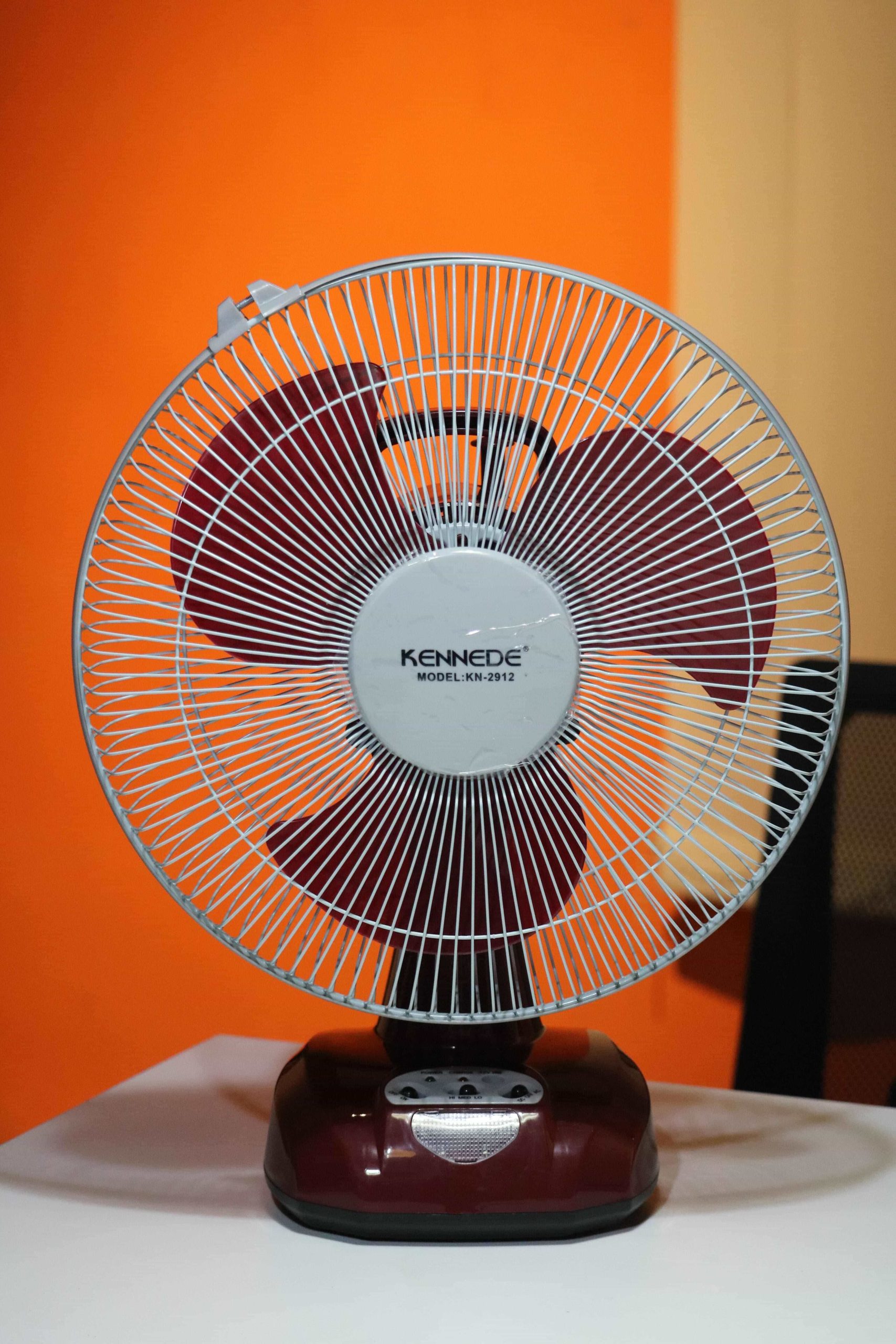 Kennede 2912 Rechargeable 12 Inch Table Fan Kennede 2912 Rechargeable 12 Inch Table Fan